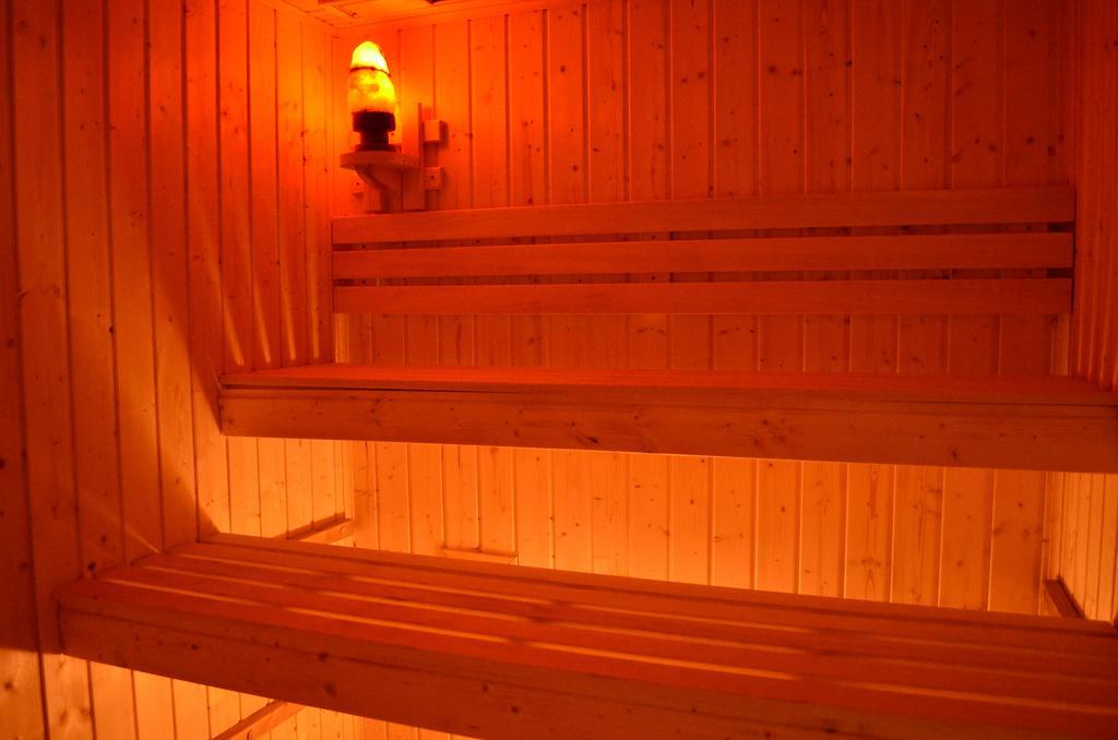 Hotel Mikorzyn Ślesin Extérieur photo