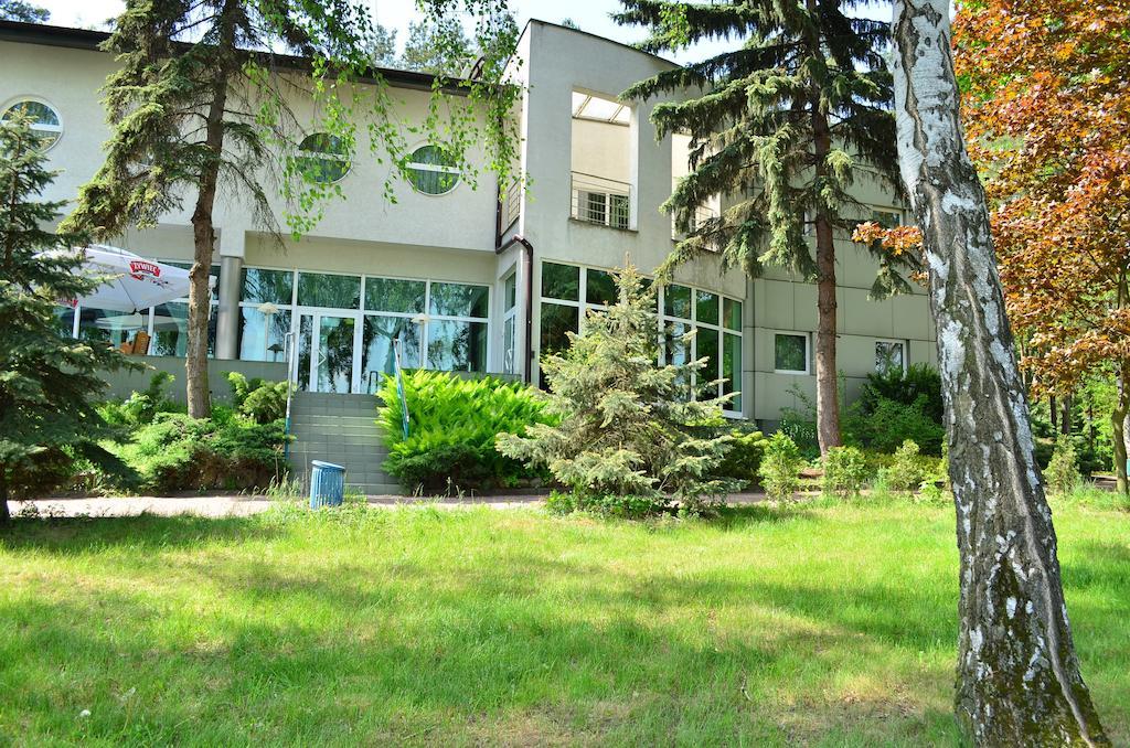 Hotel Mikorzyn Ślesin Extérieur photo