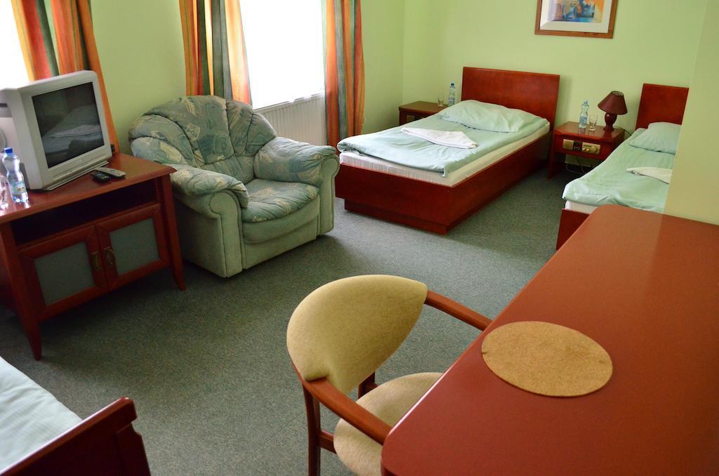 Hotel Mikorzyn Ślesin Chambre photo