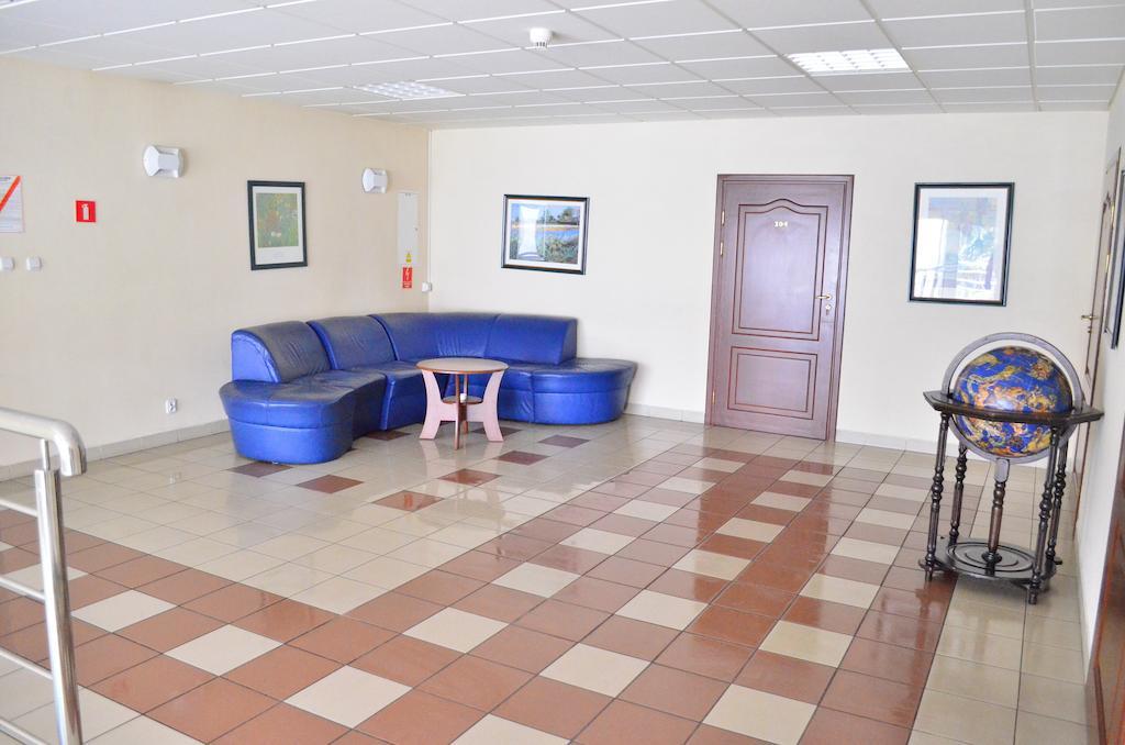 Hotel Mikorzyn Ślesin Extérieur photo